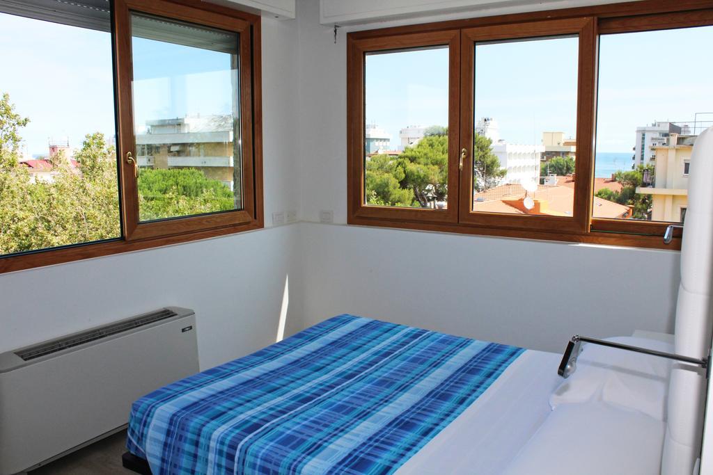 Hotel Saint Tropez Riccione Eksteriør bilde