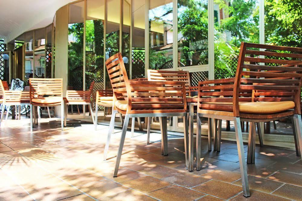 Hotel Saint Tropez Riccione Eksteriør bilde