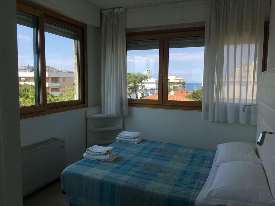 Hotel Saint Tropez Riccione Eksteriør bilde